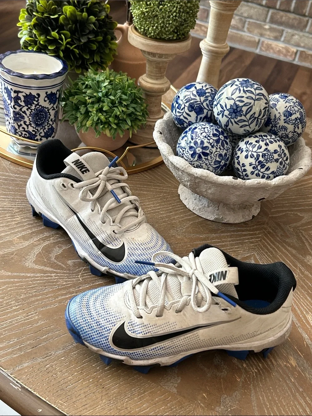 Boys Nike White Black and Blue Cleats Size 4